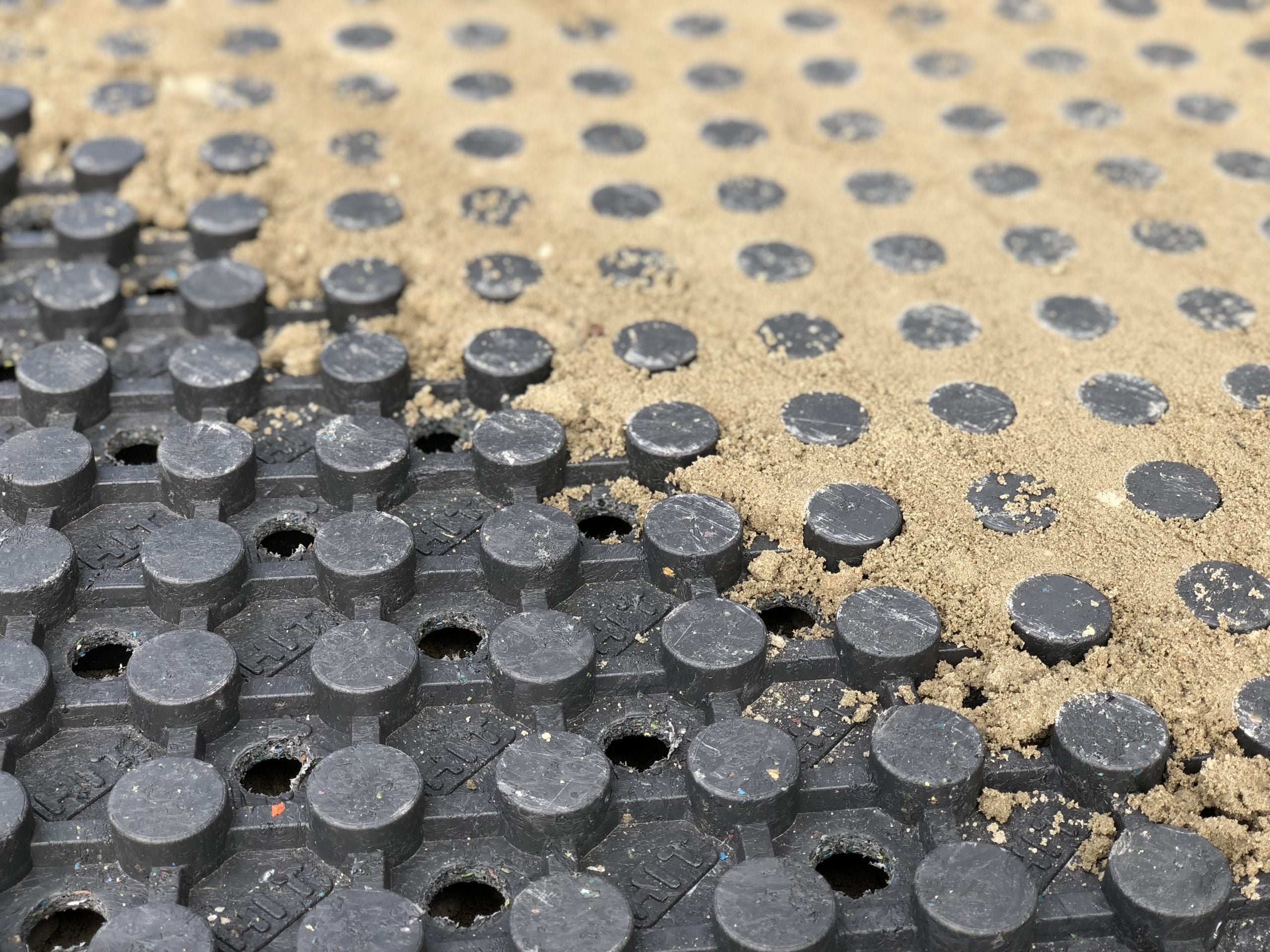 Free Flow Drainage Rubber Mats are Rubber Drainage Mats by