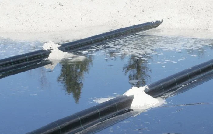 A photo showing the layers of of an ebb and flow watering system operates