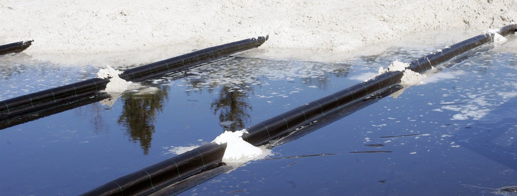 A photo showing the layers of of an ebb and flow watering system operates